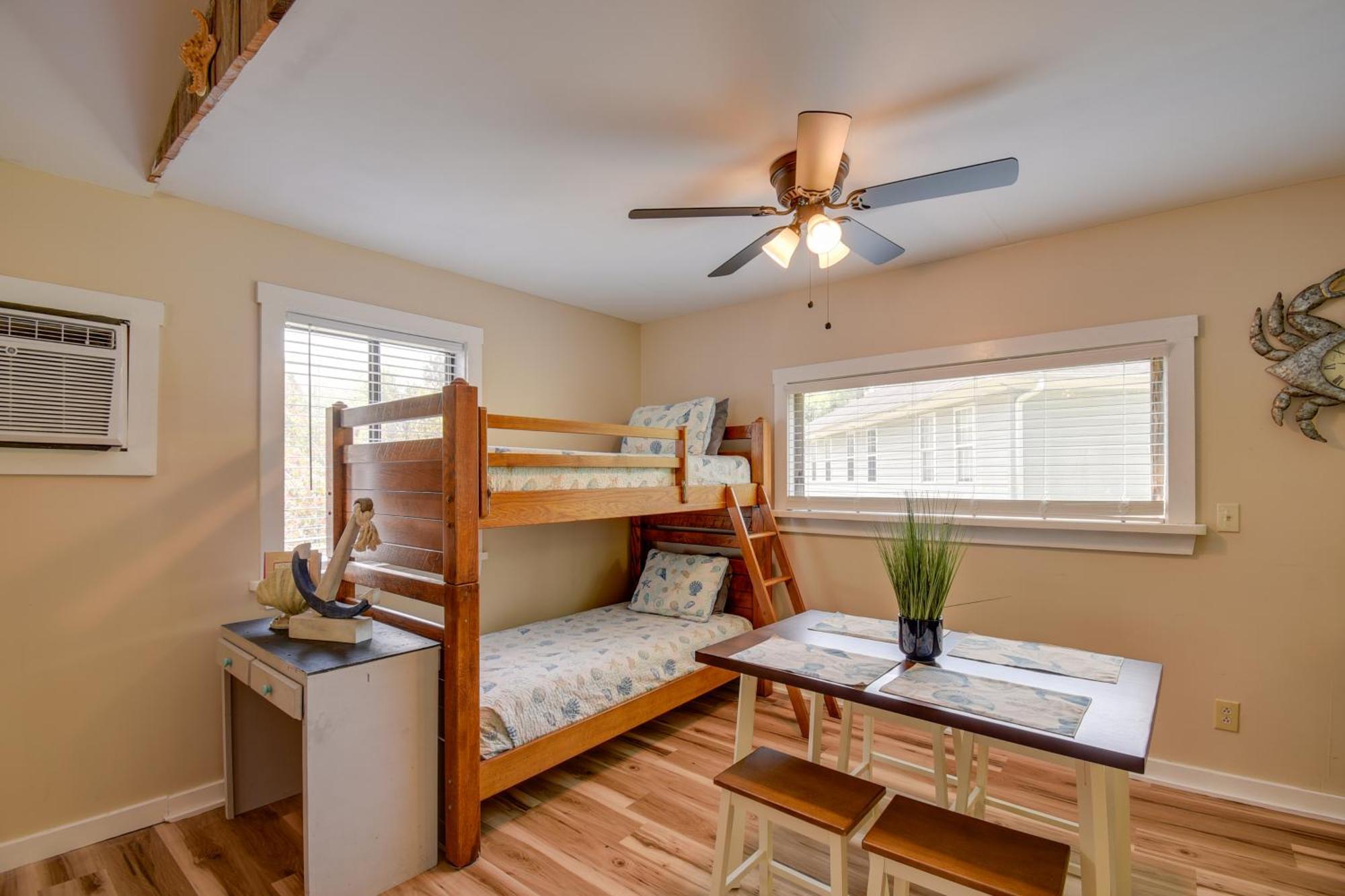 Ocean Isle Apartment With Balcony, 1 Mi To Beach! Ocean Isle Beach Eksteriør billede